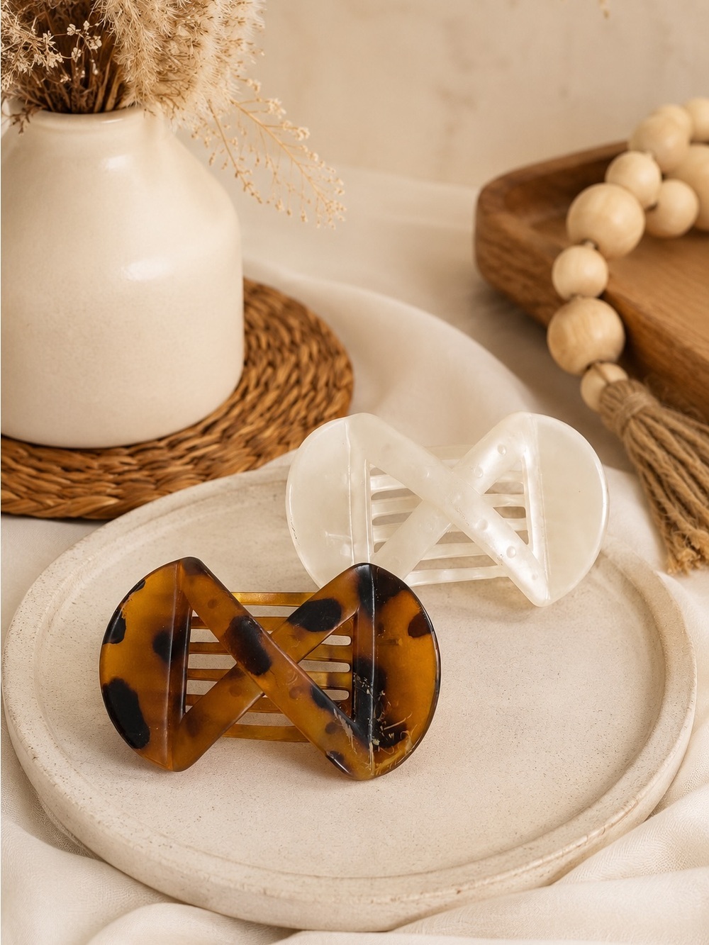 VTG Set of 2 French Twist Hair Combs Tortoise & Frosted Lucite Hair Accessories